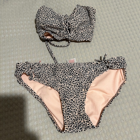 Bathing suit - Picture 1 of 1
